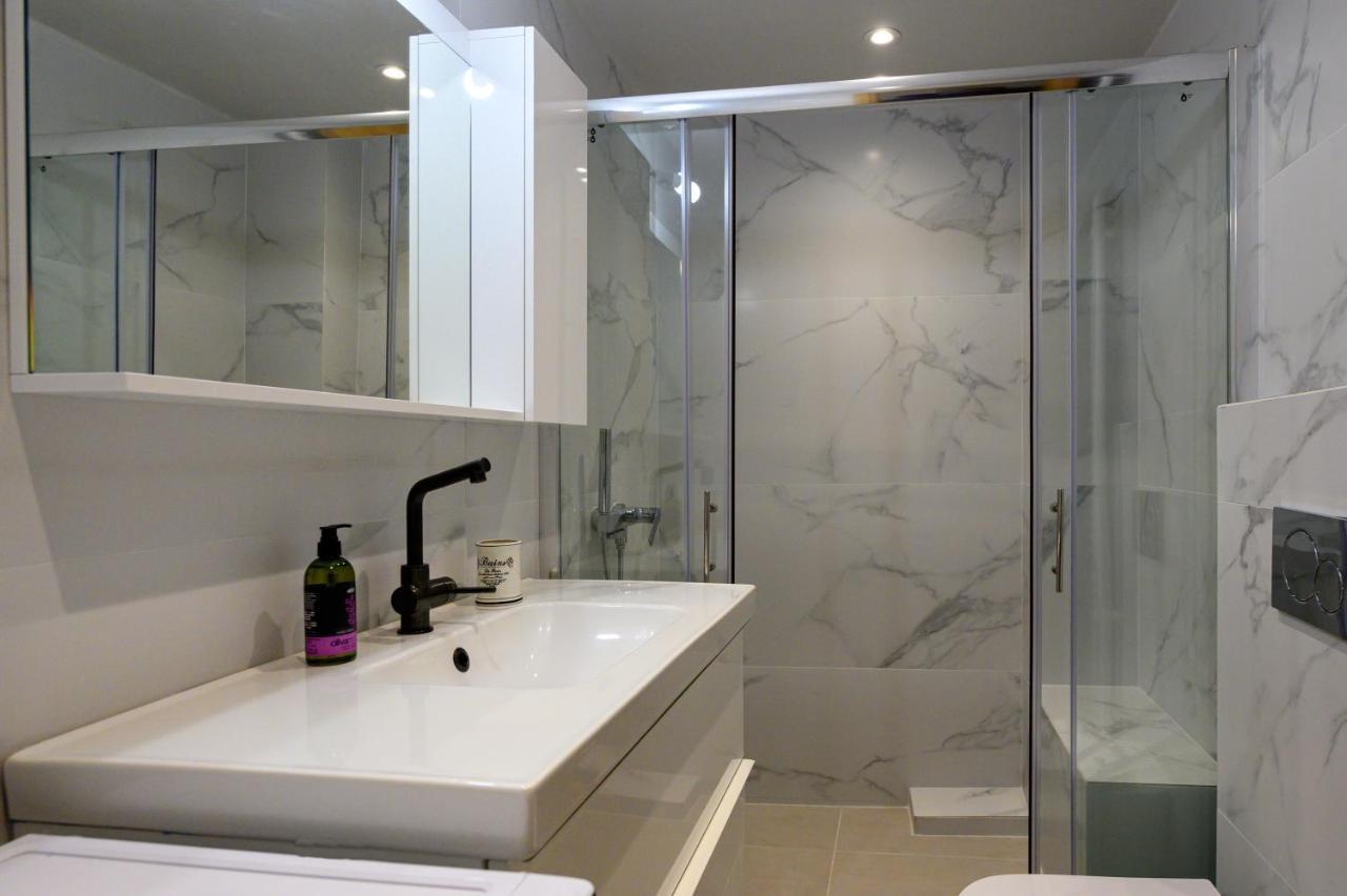 Plato 42 Apartment กาลามาตา ภายนอก รูปภาพ